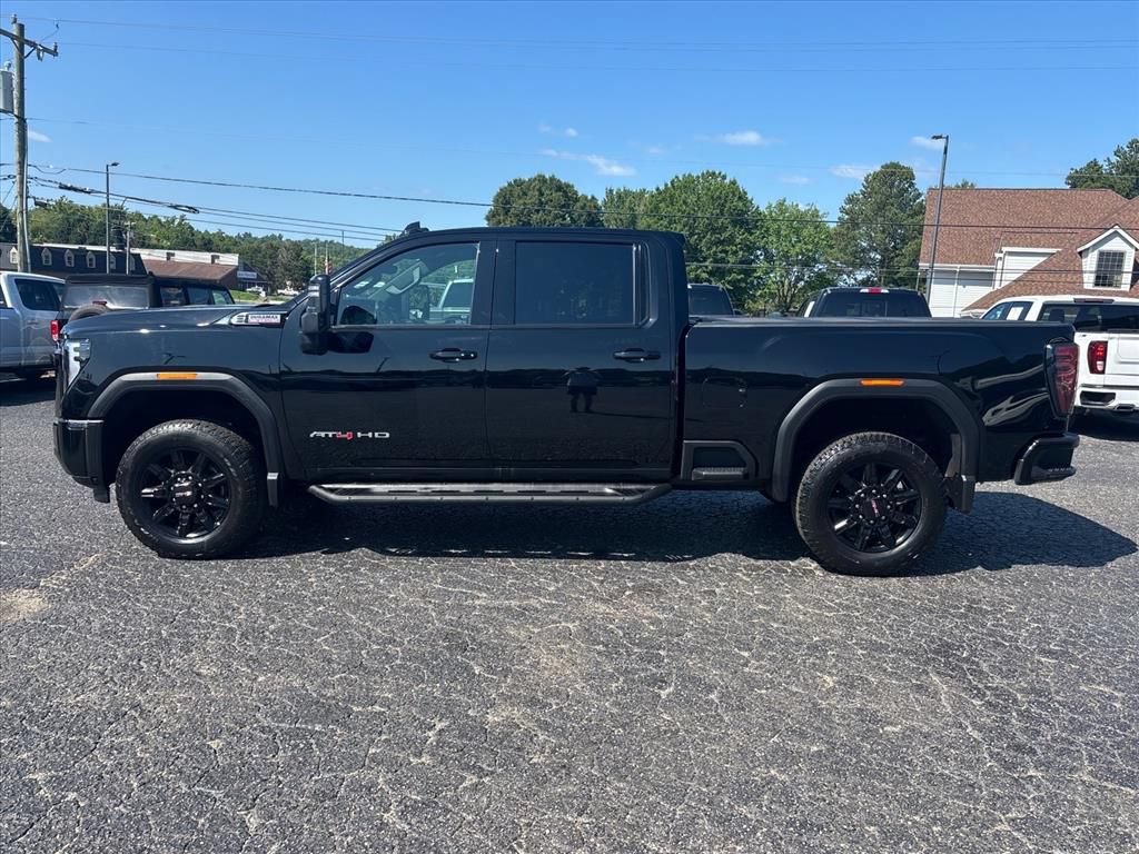 Used 2025 GMC Sierra 2500 AT4 w/ Technology Package AWD/4WD image 4