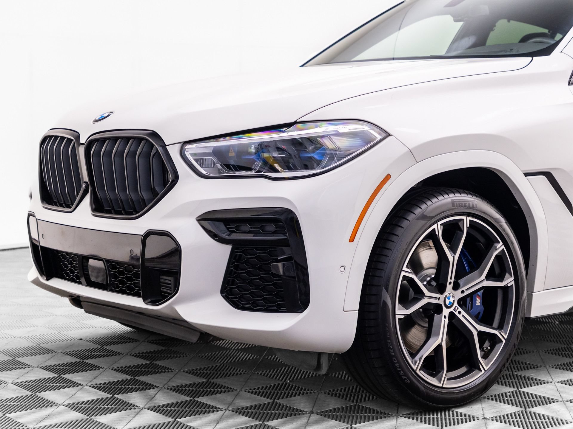Used 2023 BMW X6 M50i w/ Executive Package AWD/4WD image 43