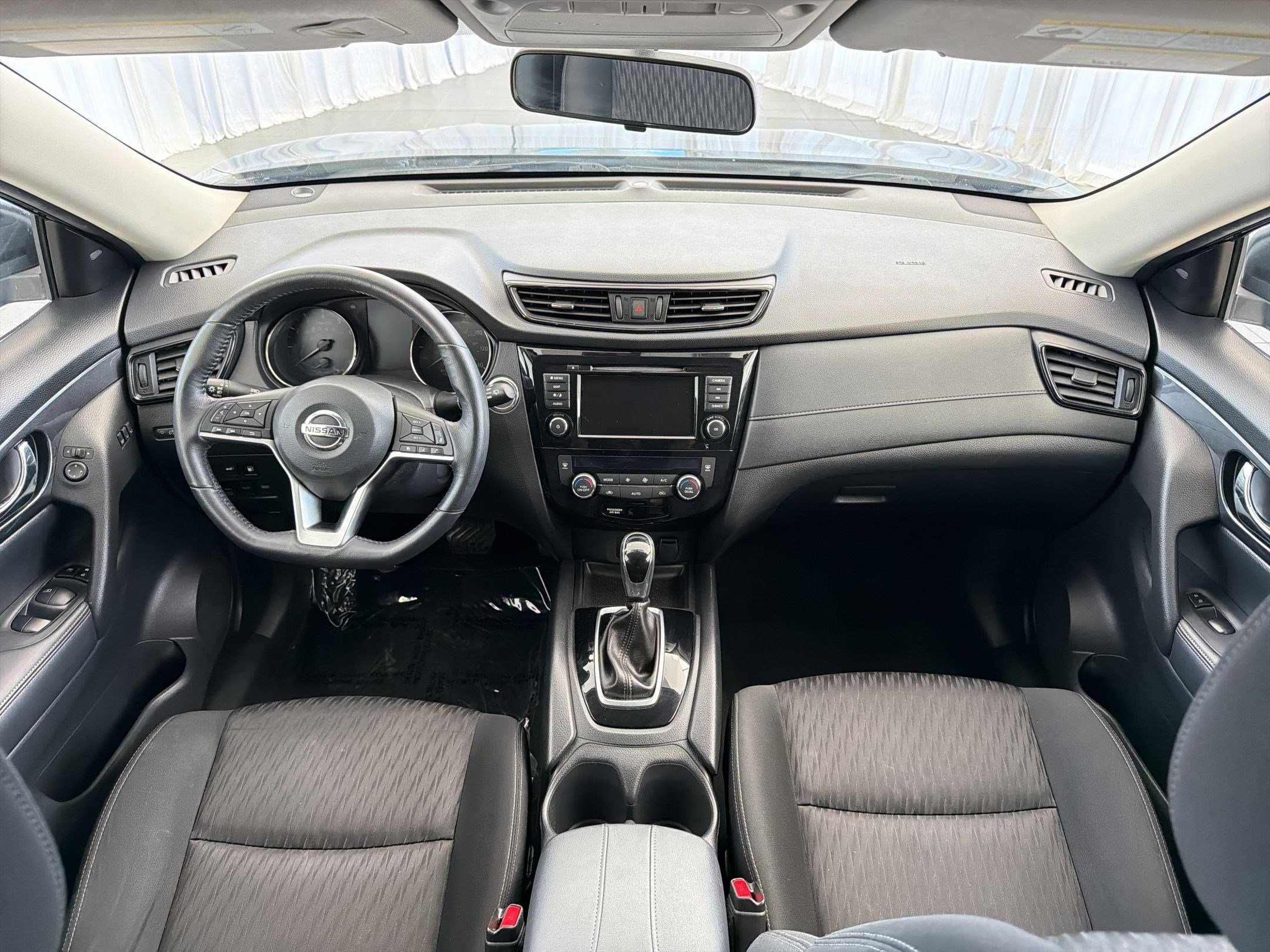 Used 2018 Nissan Rogue SV w/ Premium Package AWD/4WD image 16