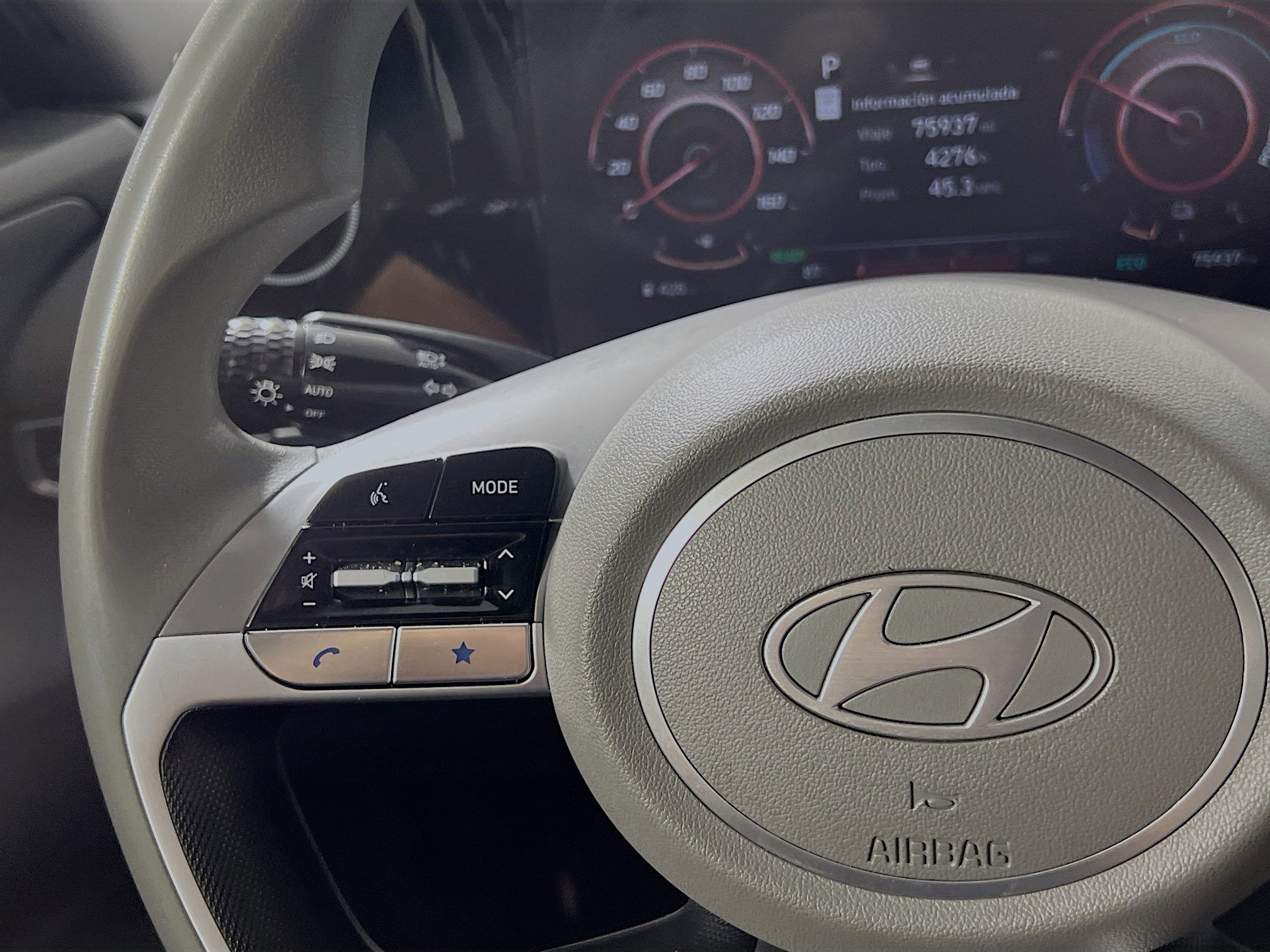 Used 2024 Hyundai Elantra Blue FWD image 19