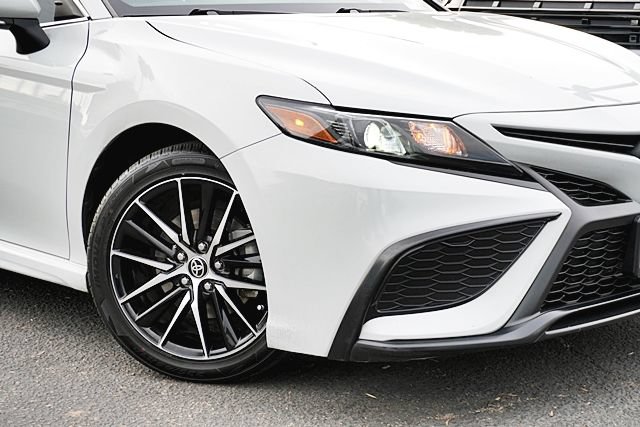Used 2023 Toyota Camry SE FWD image 4