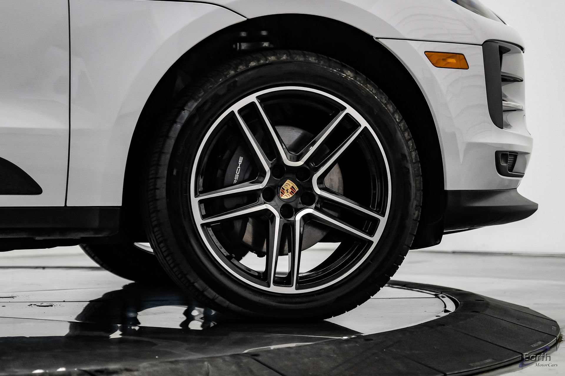 Used 2021 Porsche Macan AWD/4WD image 94