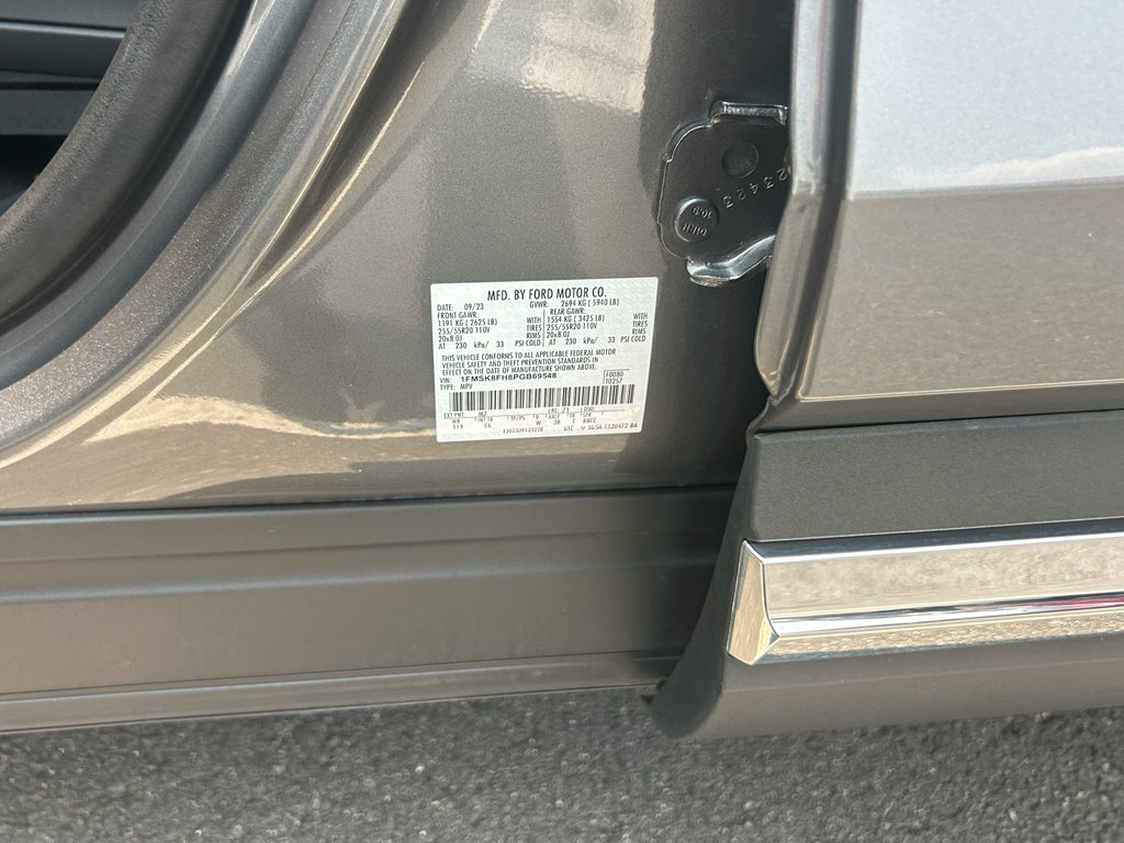 Used 2023 Ford Explorer Limited image 23