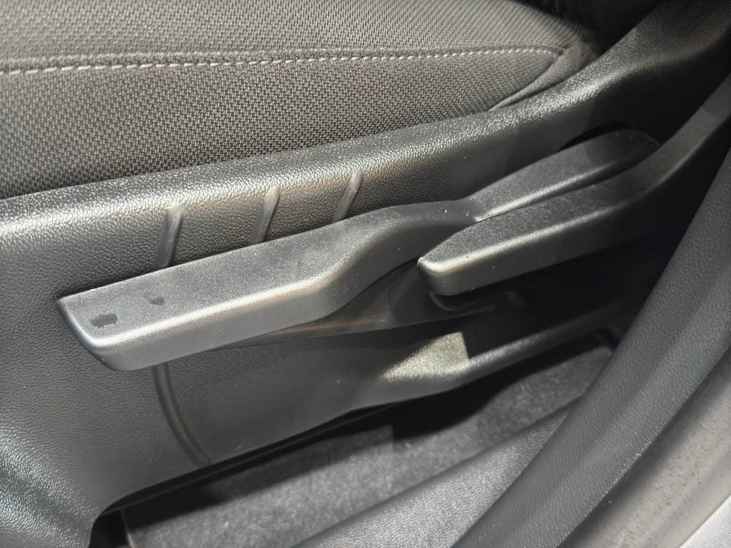Used 2026 Chevrolet Equinox LT AWD/4WD image 15