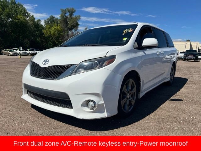 Used 2017 Toyota Sienna SE Premium
