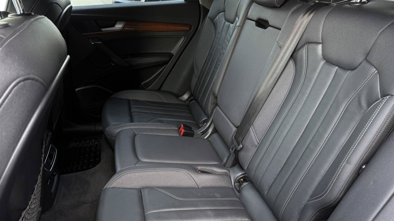 Used 2022 Audi Q5 e Premium Plus w/ Premium Plus Package AWD/4WD image 33