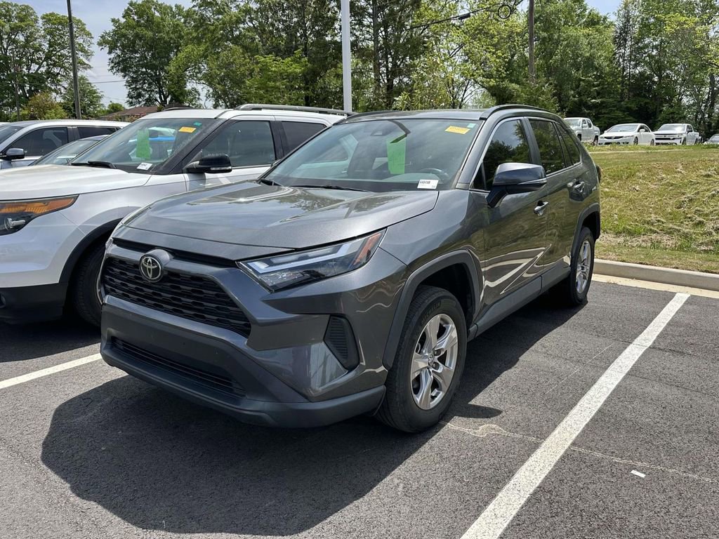 Used 2022 Toyota RAV4 XLE w/ Convenience Package image 3