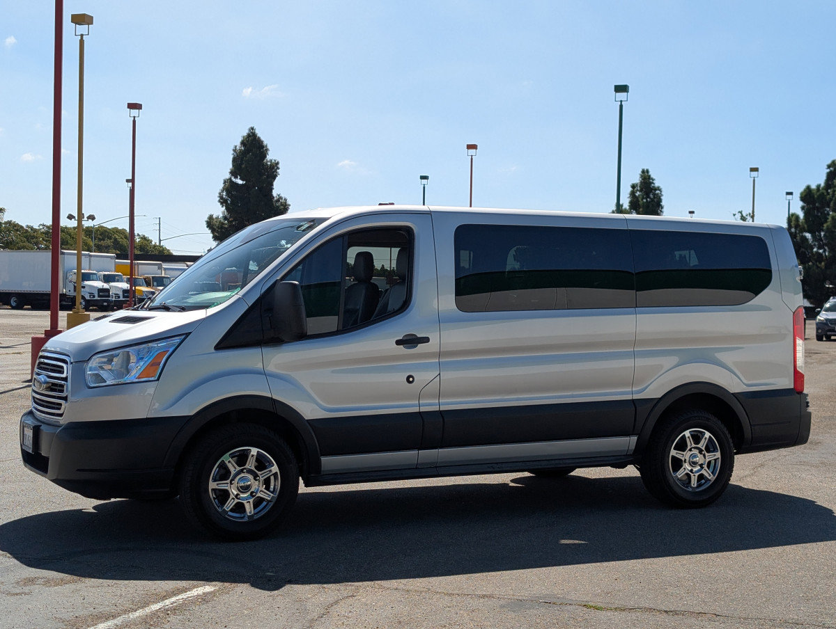 Used 2016 Ford Transit 150 XLT image 2