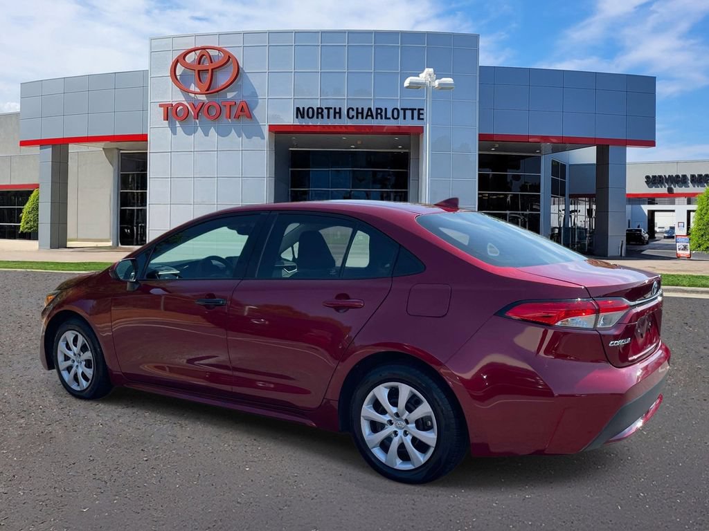 Used 2022 Toyota Corolla LE FWD image 4