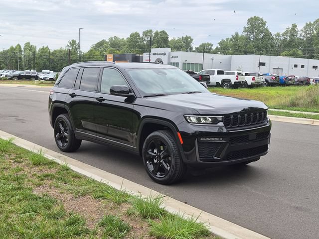New 2026 Jeep Grand Cherokee Limited w/ Limited Altitude Package AWD/4WD image 15