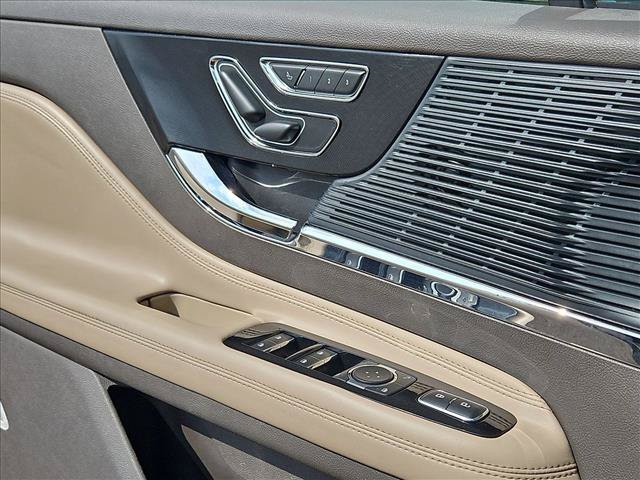 Used 2020 Lincoln Corsair FWD image 12