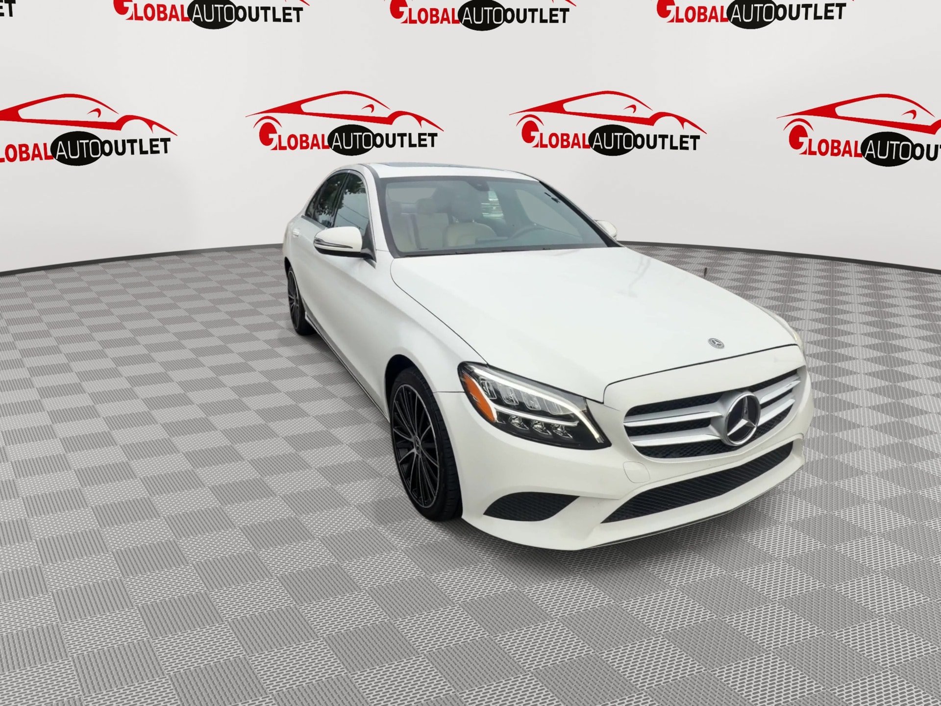 Used 2019 Mercedes-Benz C 300 Sedan image 2