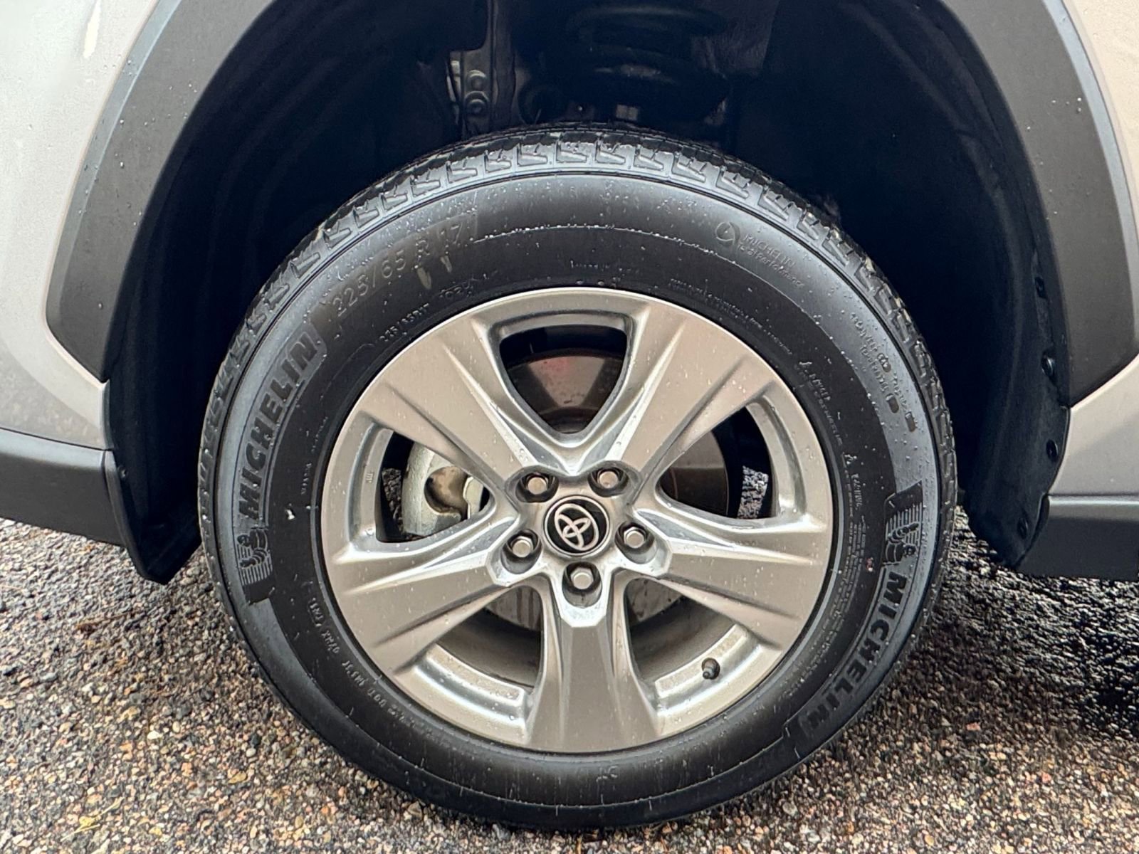 Used 2025 Toyota RAV4 LE image 29