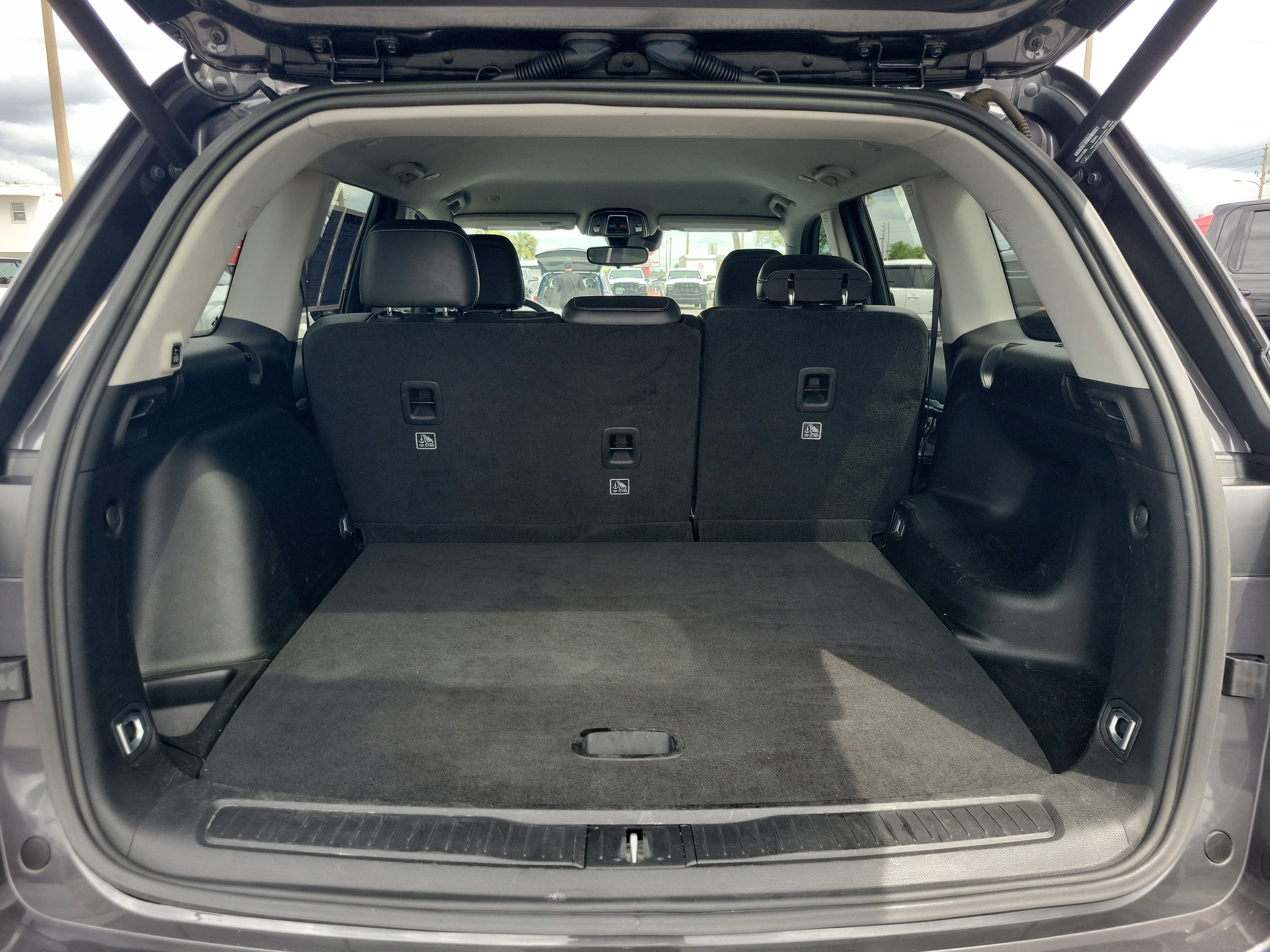 Used 2023 Jeep Grand Cherokee Limited image 11