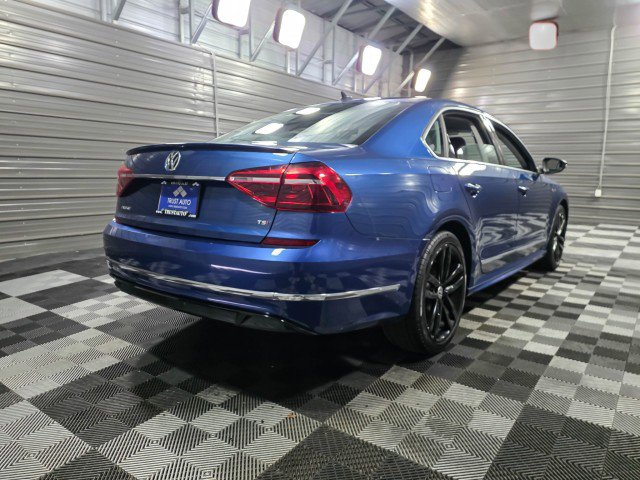 Used 2017 Volkswagen Passat 1.8T R-Line image 5