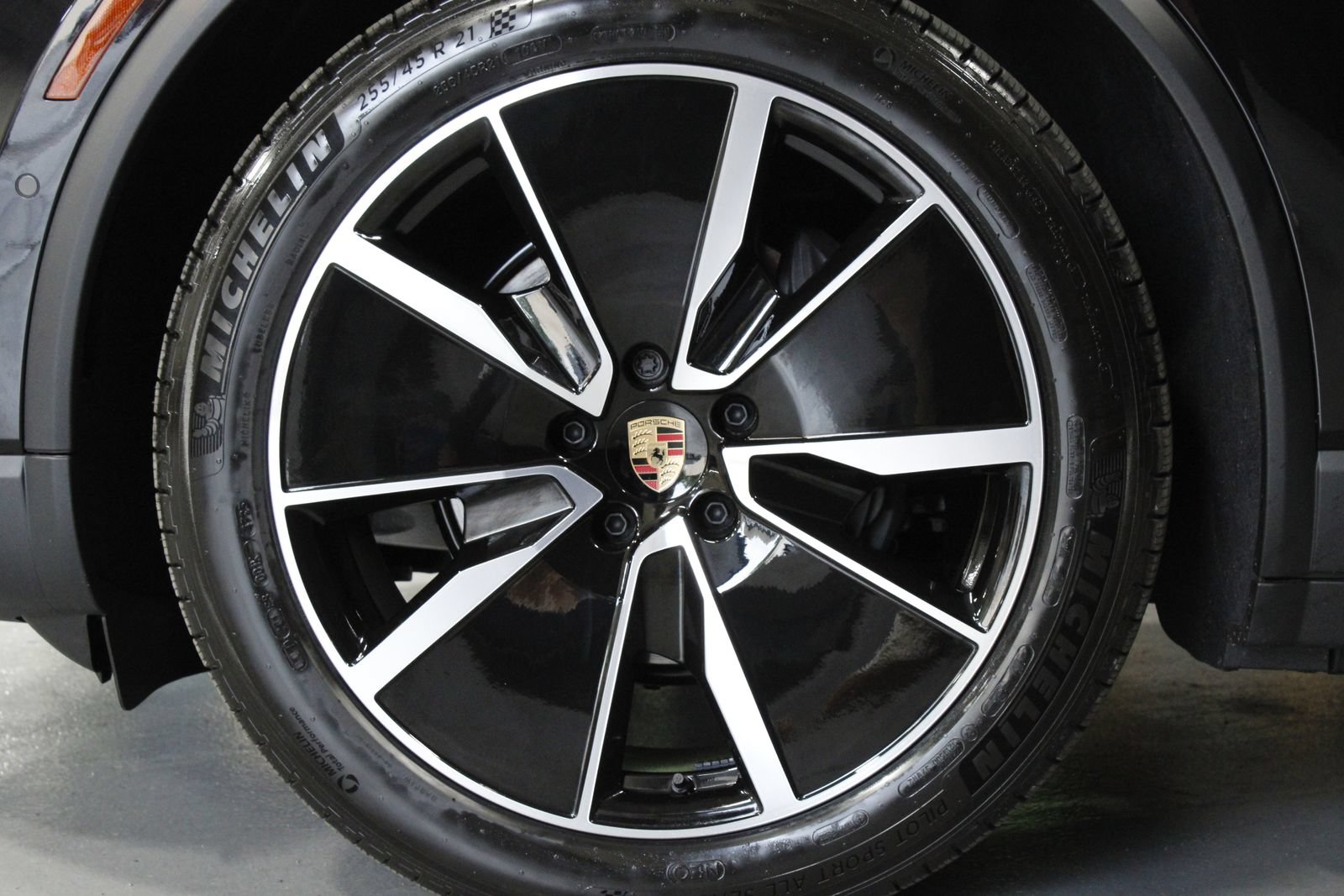 New 2026 Porsche Macan 4 Electric AWD/4WD image 9