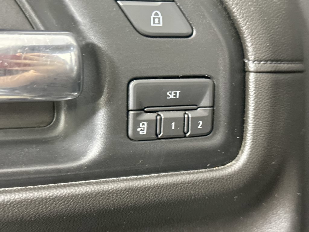 Used 2019 Chevrolet Silverado 1500 High Country w/ Z71 Off-Road Package AWD/4WD image 22
