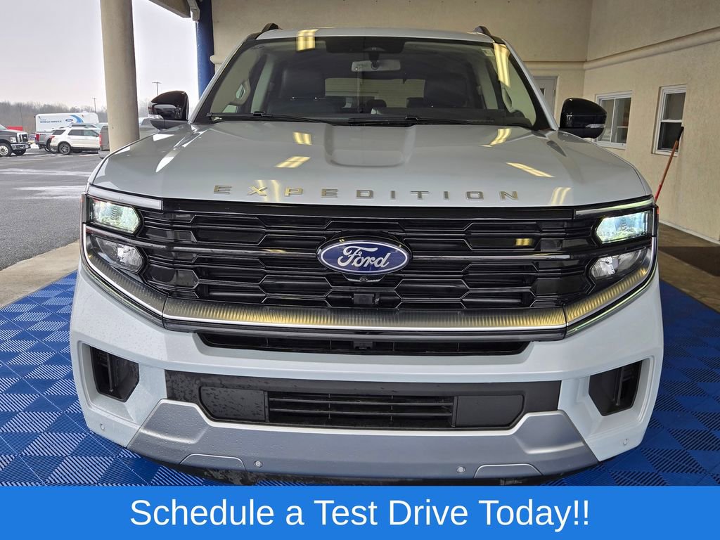 Used 2025 Ford Expedition Platinum w/ Driver's Package image 3