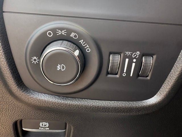 Used 2023 Jeep Grand Cherokee Limited AWD/4WD image 18