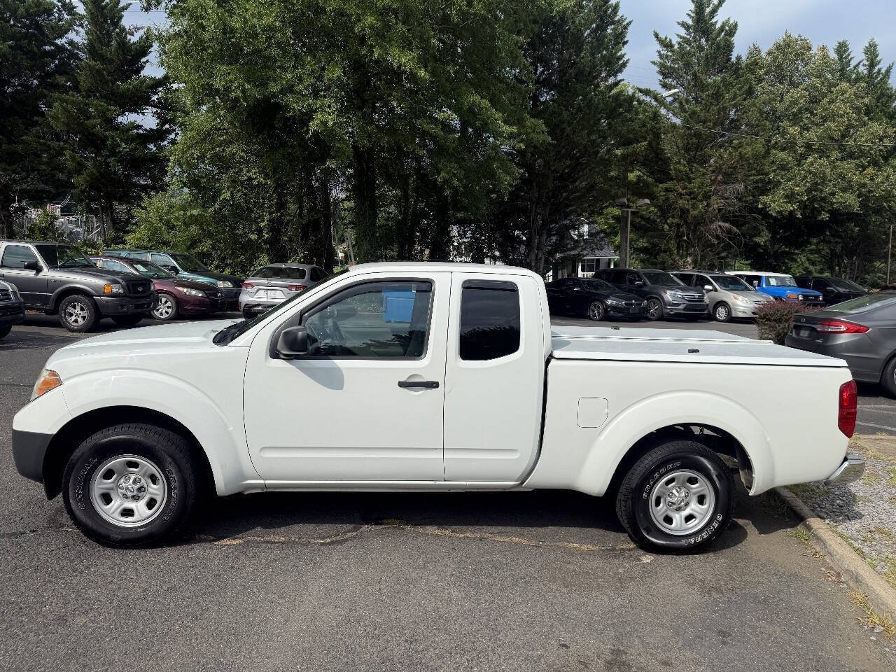 Used 2015 Nissan Frontier S RWD image 6