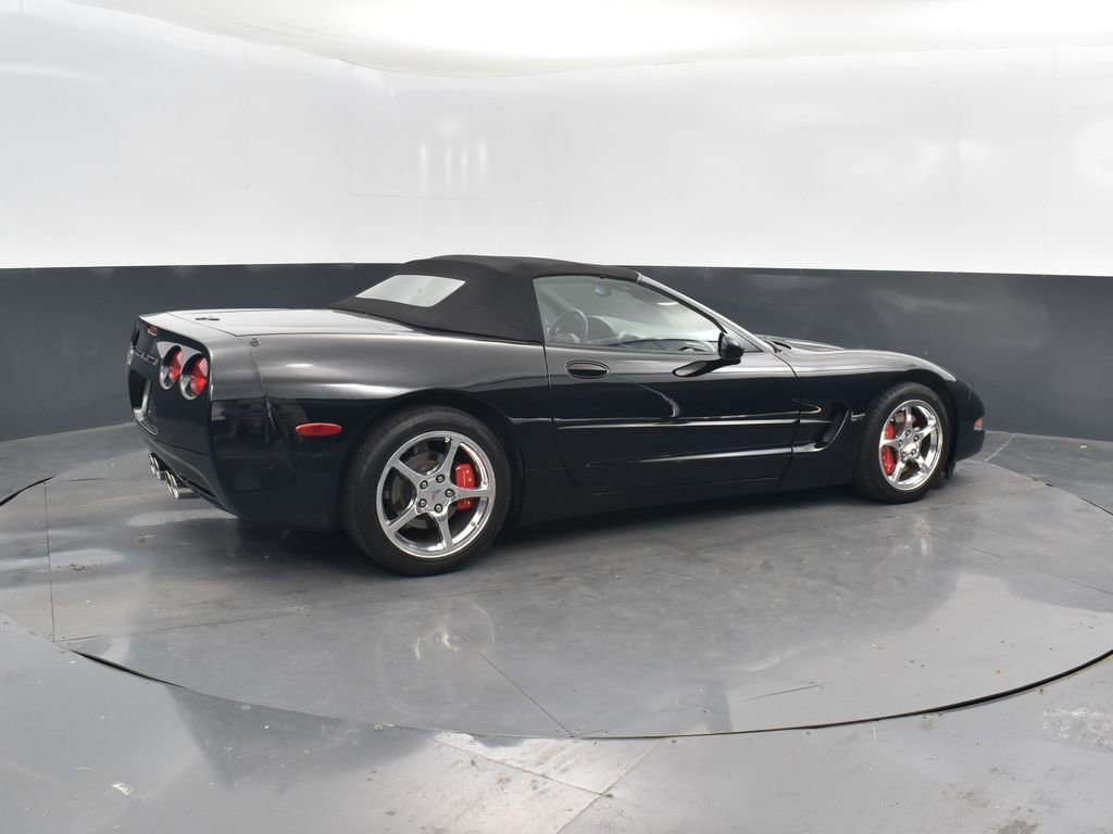 Used 2000 Chevrolet Corvette Base w/ Performance Handling Pkg image 3