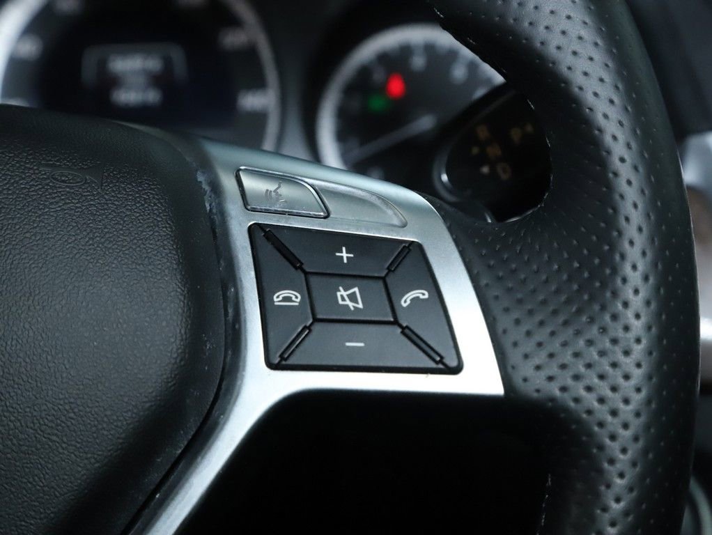 Used 2013 Mercedes-Benz E 350 4MATIC Sedan image 23