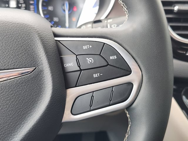 Used 2023 Chrysler Voyager LX FWD image 24