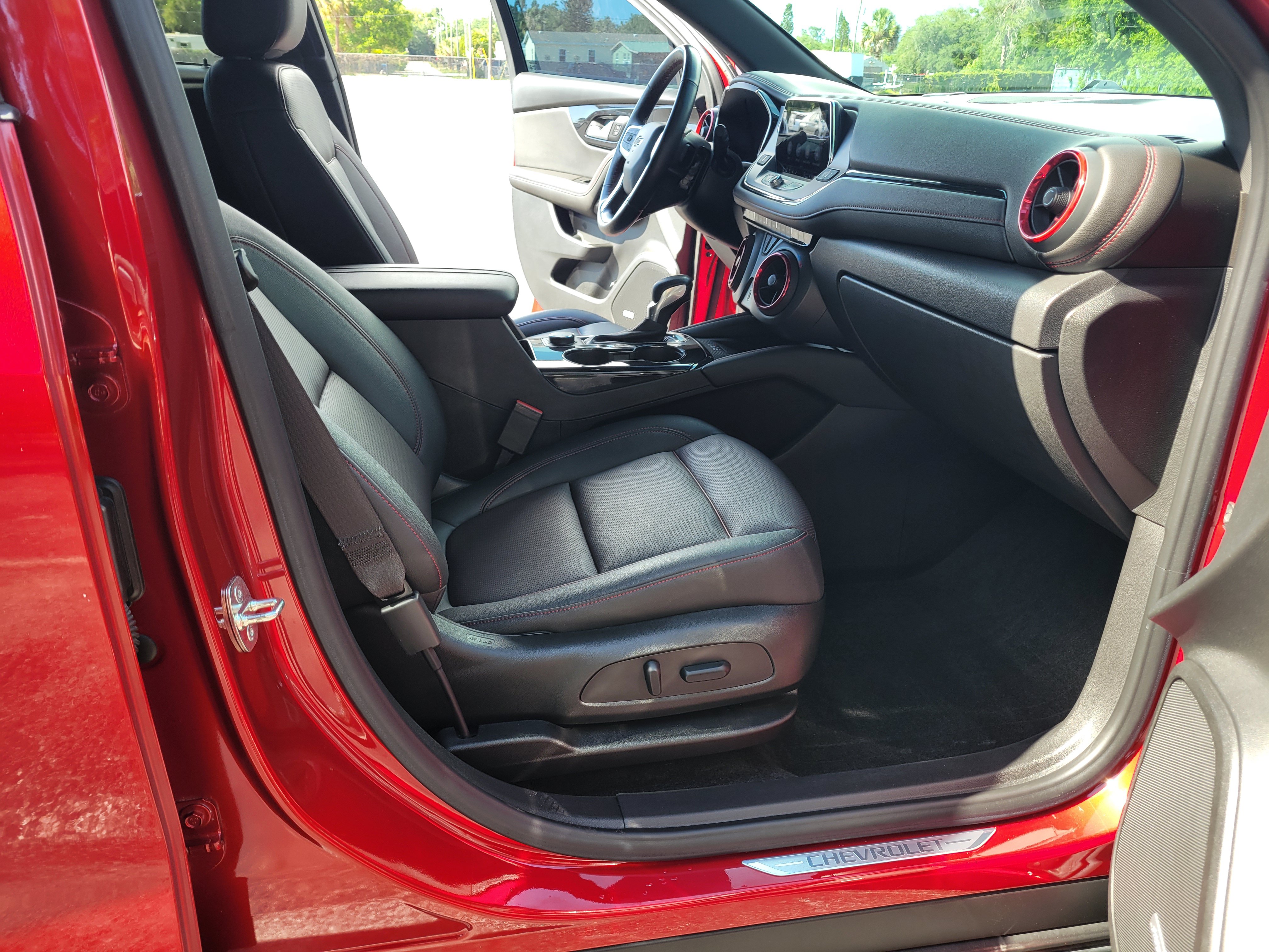 Certified 2021 Chevrolet Blazer RS w/ Enhanced Convenience Package FWD image 34