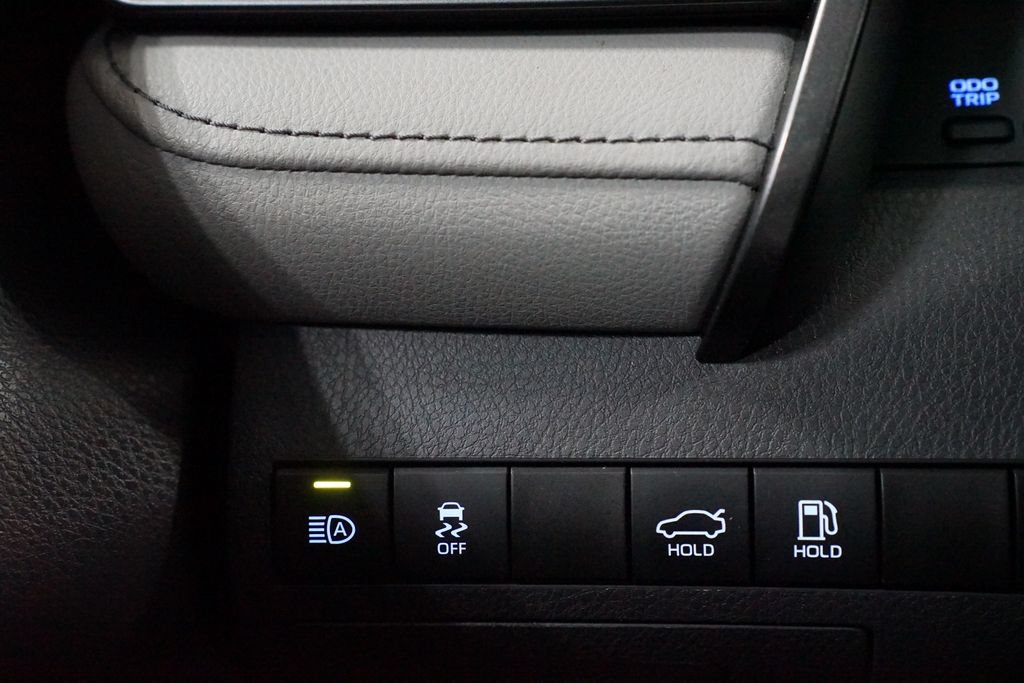 Used 2022 Toyota Camry SE FWD image 23