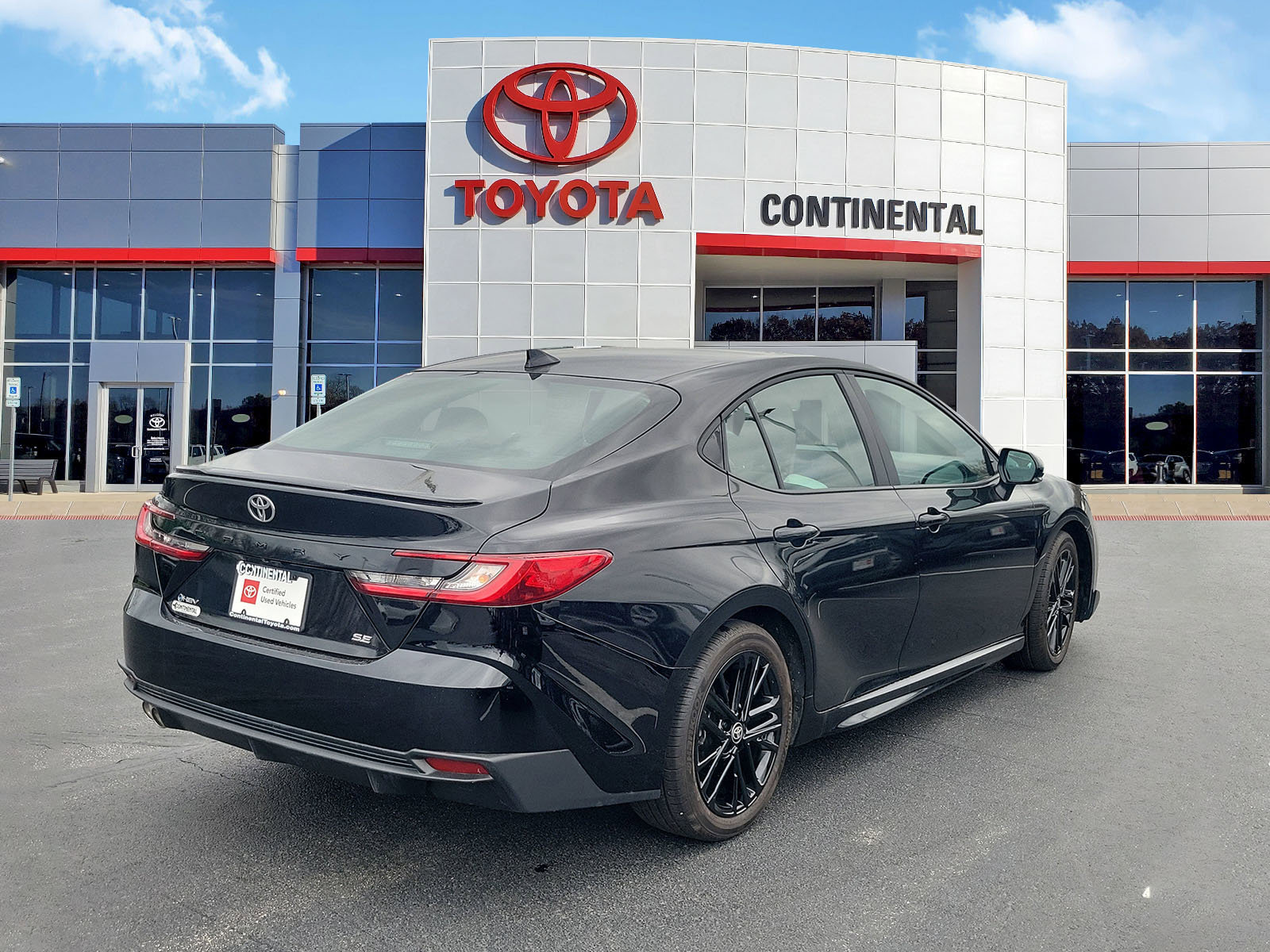 Certified 2025 Toyota Camry SE image 5