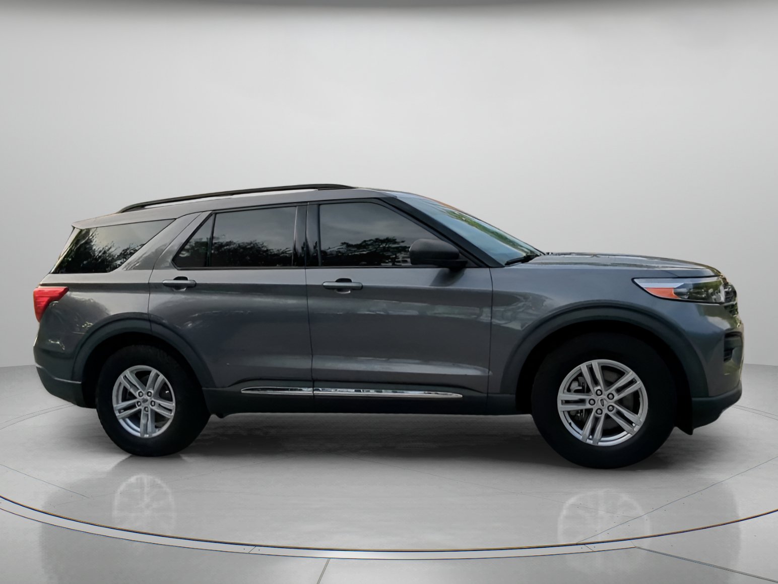 Certified 2021 Ford Explorer XLT RWD image 34