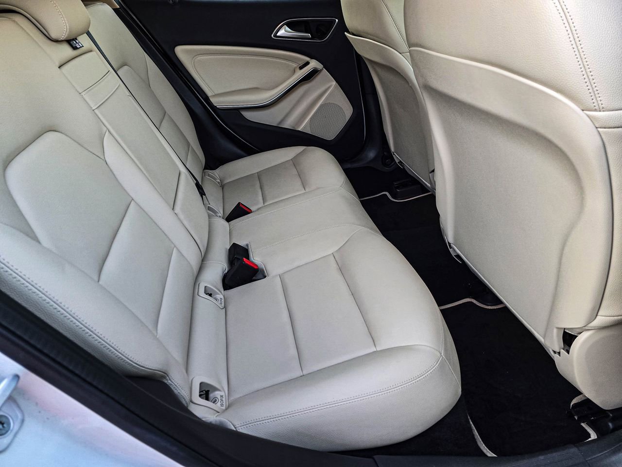 Used 2018 Mercedes-Benz GLA 250 image 38