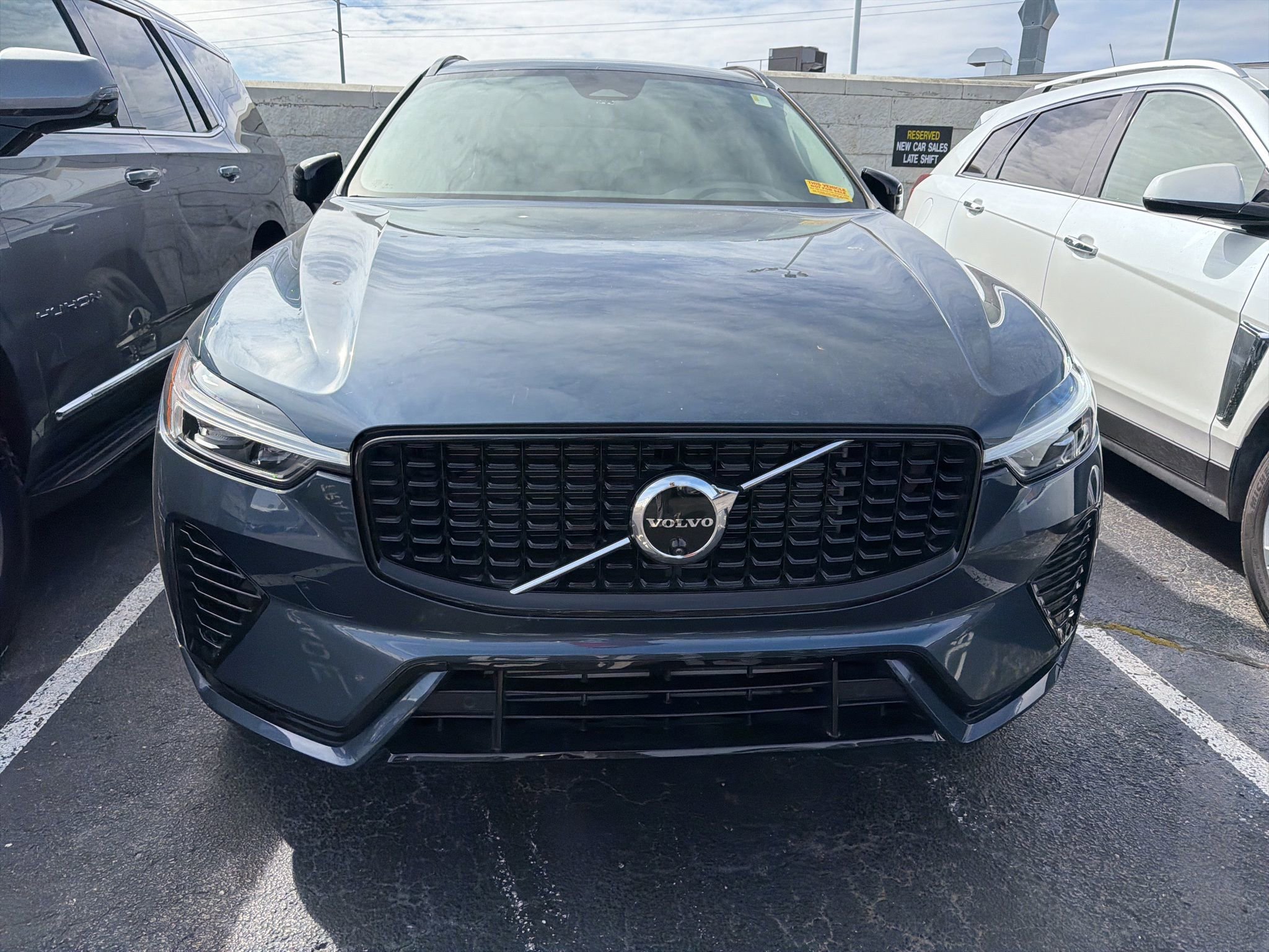 Used 2025 Volvo XC60 T8 Plus w/ Protection Package Premier image 2