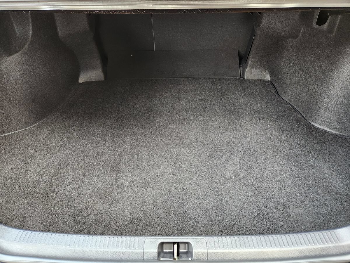 Used 2020 Toyota Camry SE FWD image 52