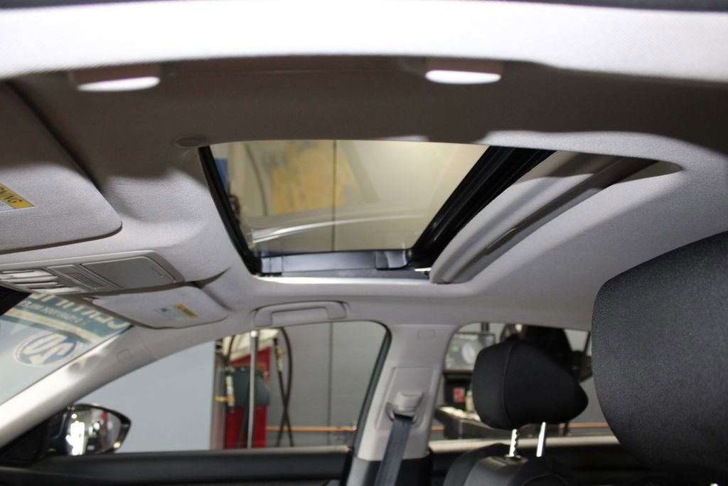 Used 2020 Honda Accord EX image 40