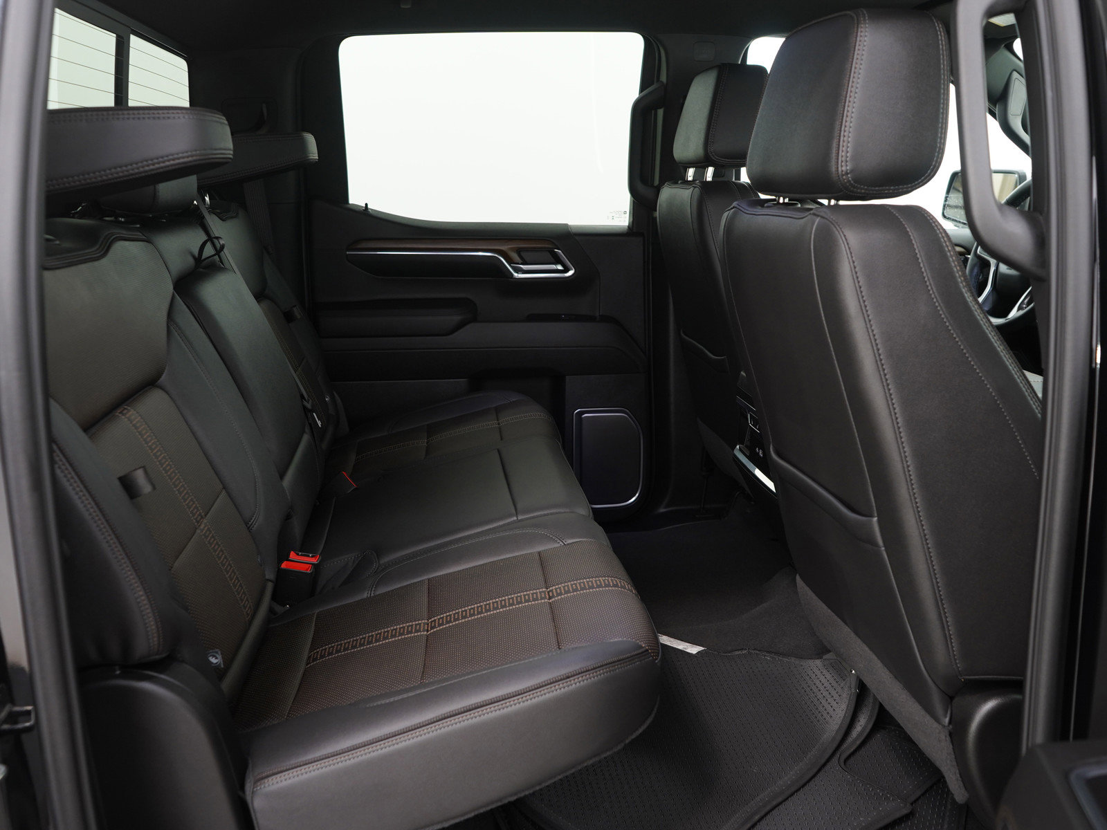 Used 2024 Chevrolet Silverado 1500 High Country image 14