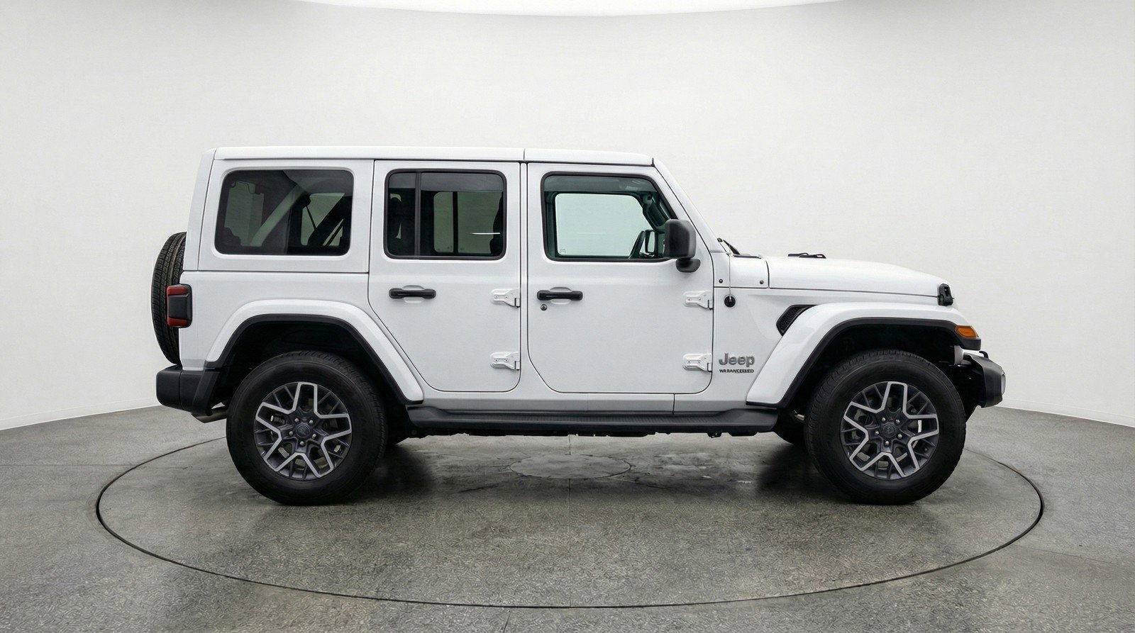 Used 2025 Jeep Wrangler Sahara image 11