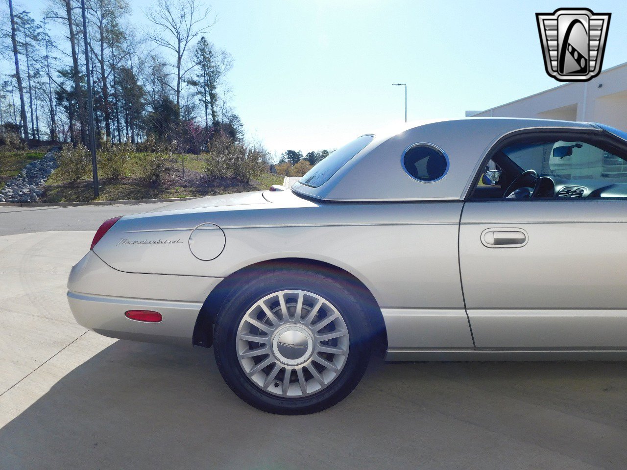 Used 2004 Ford Thunderbird image 11