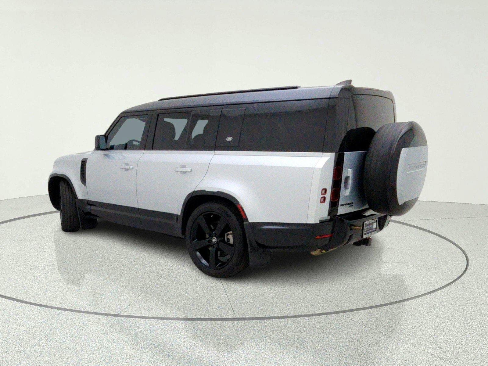 Used 2023 Land Rover Defender 130 X-Dynamic SE AWD/4WD image 12