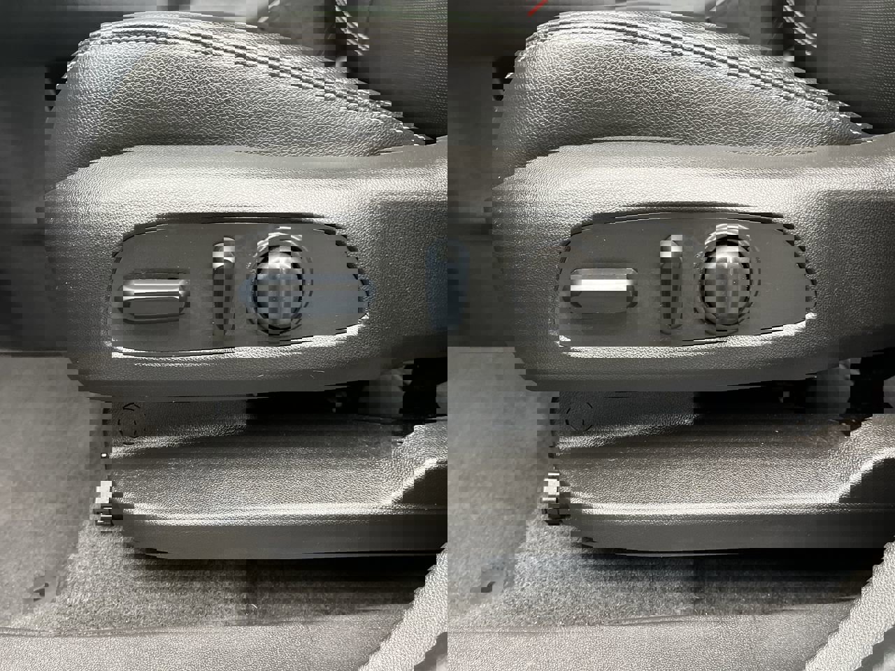 Certified 2024 GMC Terrain SLT image 10