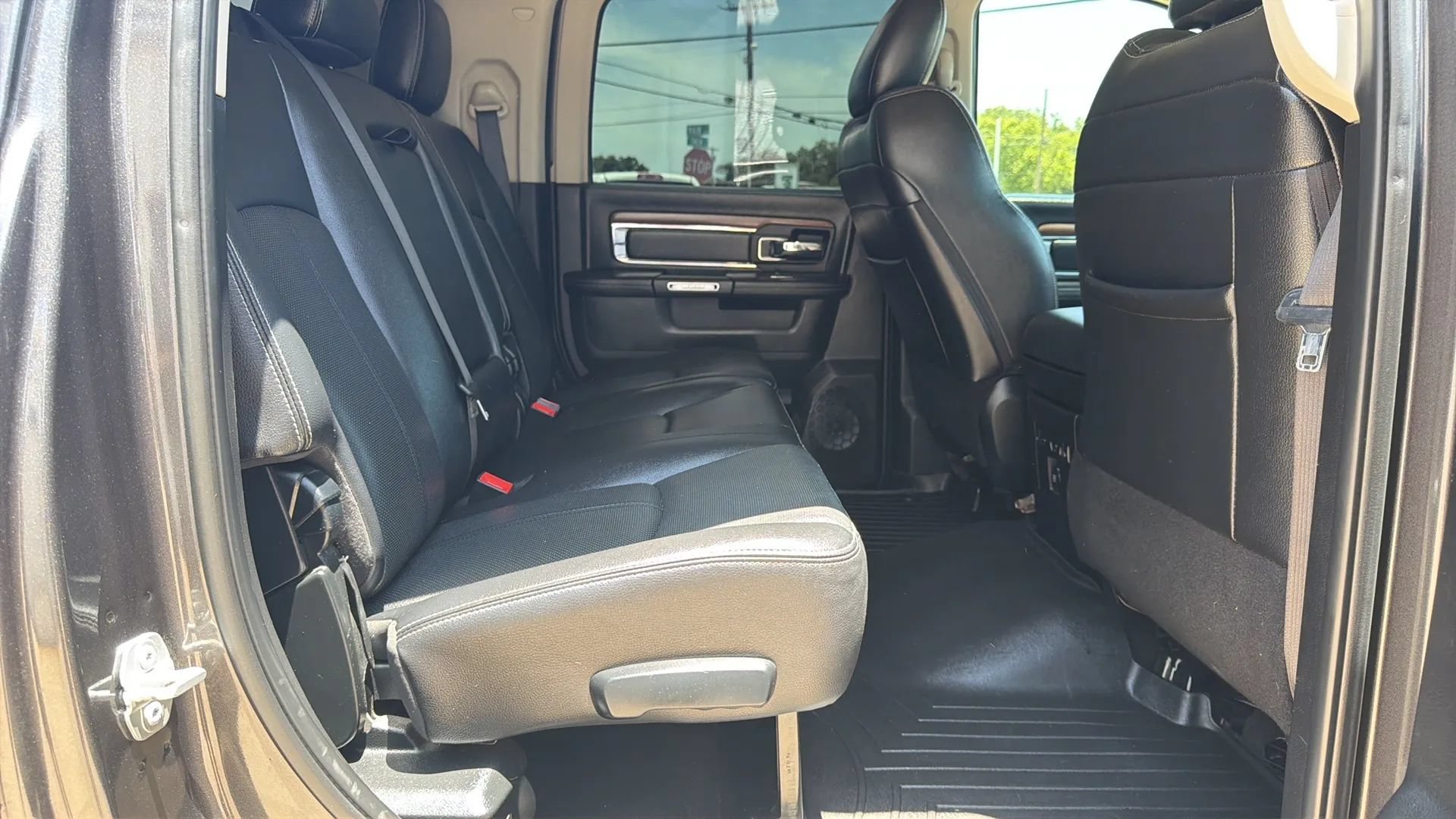 Used 2018 RAM 2500 Laramie w/ Off Road Package AWD/4WD image 12