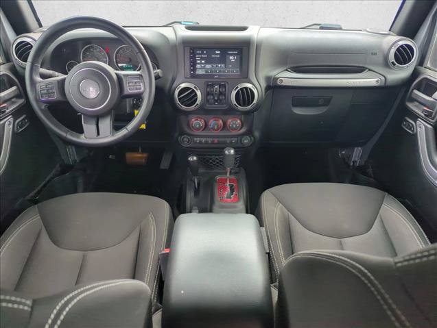 Used 2015 Jeep Wrangler Unlimited Sahara w/ Connectivity Group AWD/4WD image 21