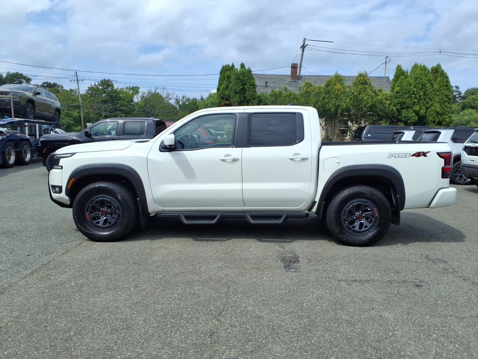 Certified 2025 Nissan Frontier PRO-4X w/ Pro Premium Package AWD/4WD image 8