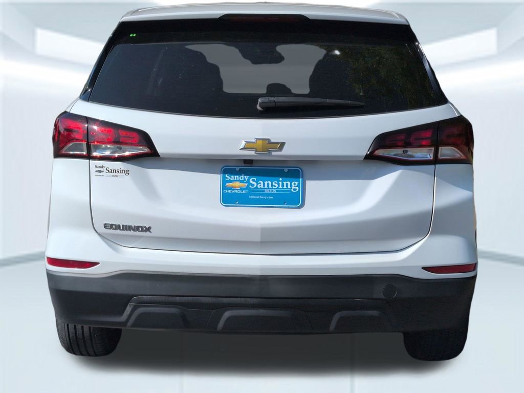 Used 2023 Chevrolet Equinox LS w/ LS Convenience Package FWD image 5