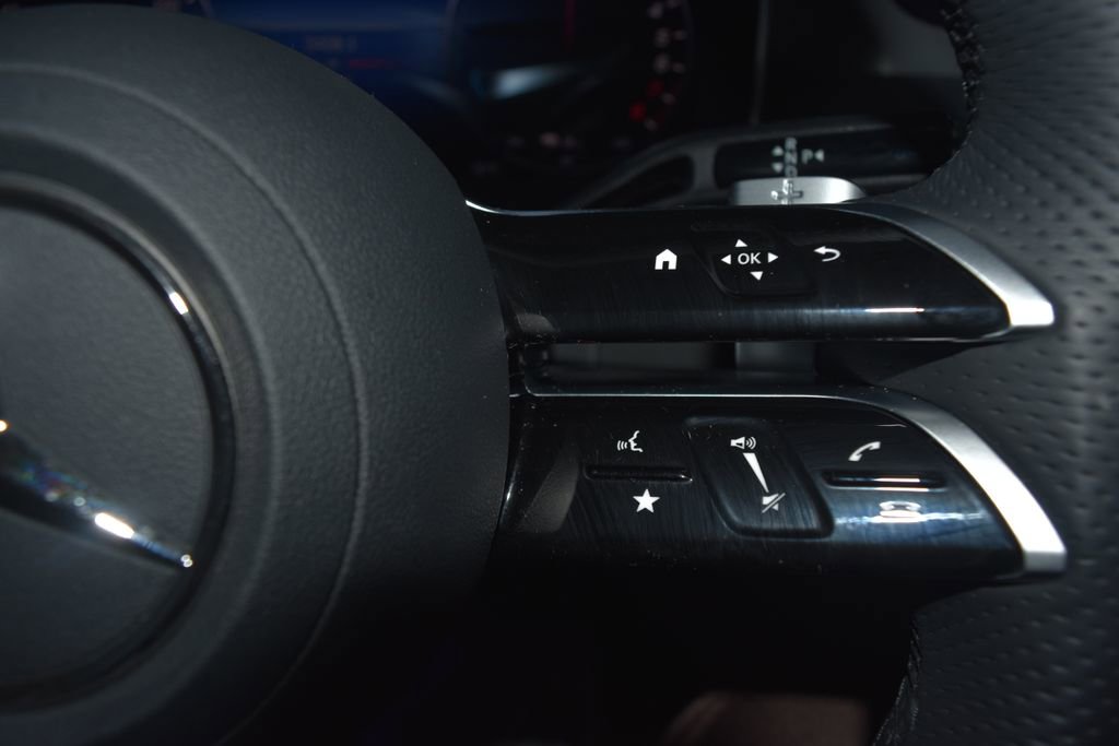 Certified 2025 Mercedes-Benz GLC 350e 4MATIC image 9