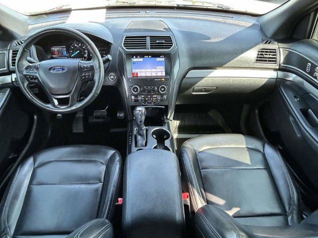 Certified 2019 Ford Explorer XLT w/ Equipment Group 202A FWD image 4