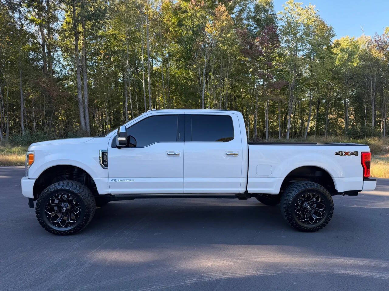 Used 2017 Ford F350 Platinum w/ Platinum Ultimate Package AWD/4WD image 4