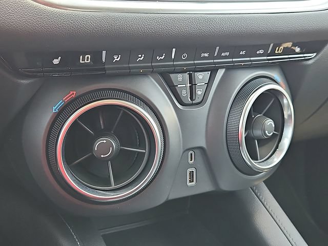 Used 2021 Chevrolet Blazer LT AWD/4WD image 17