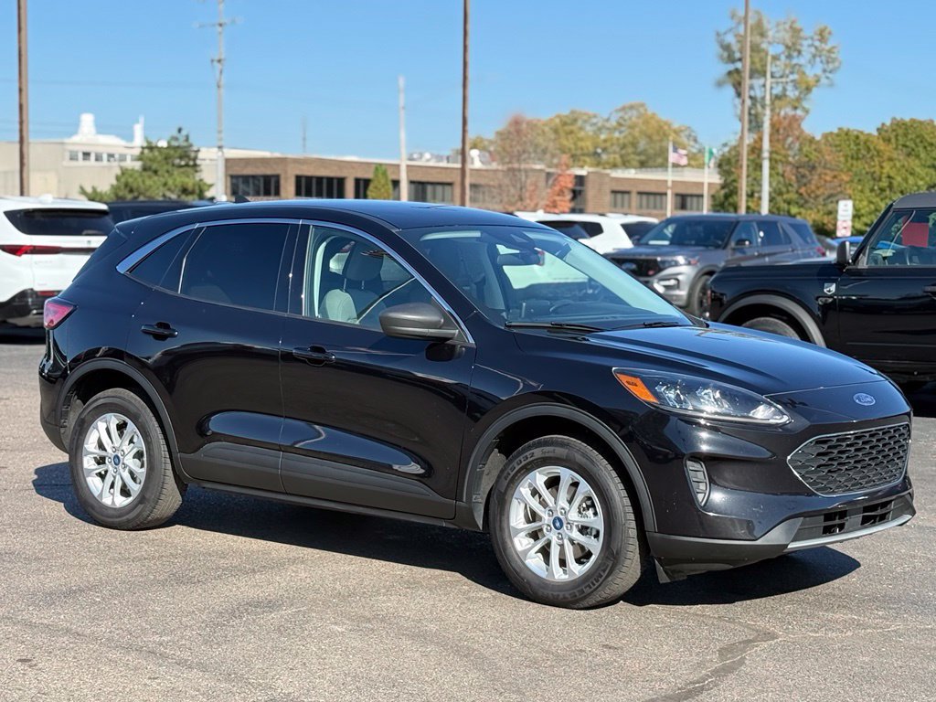 Used 2022 Ford Escape SE w/ Cold Weather Package AWD/4WD image 25