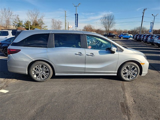 New 2026 Honda Odyssey Touring image 6